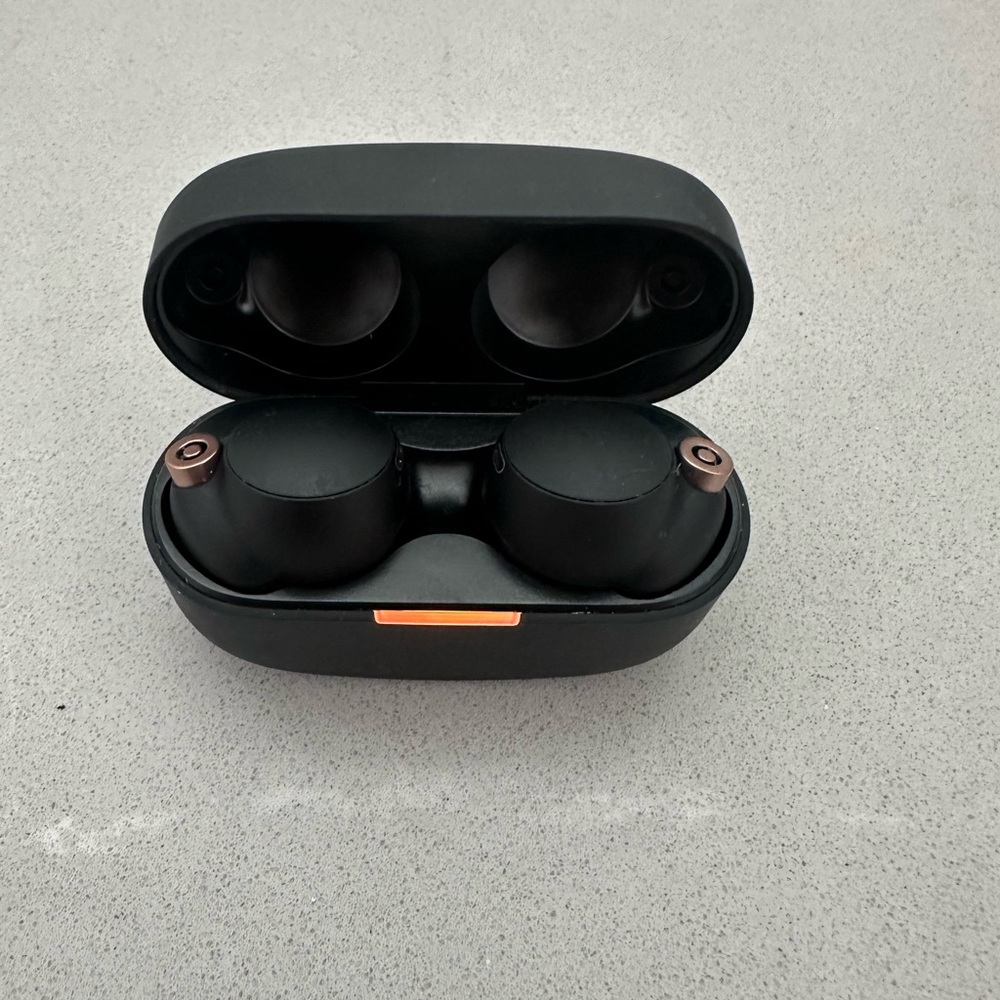 Sony noise cancelling wireless headphones
